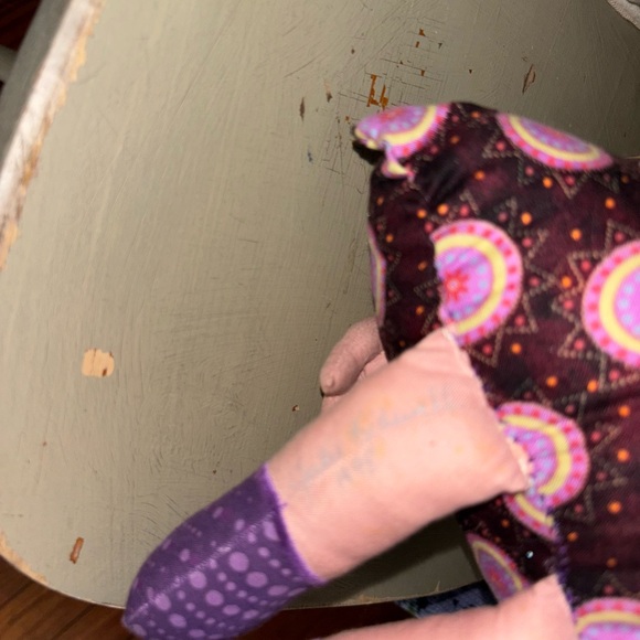 Handmade. Botox momma Accent pillow 1998 - Picture 4 of 6